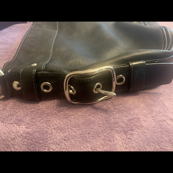 Coach Zoe Shoulder Bag πΉ - Picture 5 of 6